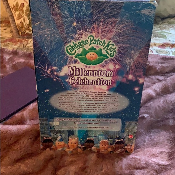 CABBAGE PATCH DOLL-MILLENNIUM COLLECTOR EDITION - Picture 3 of 5